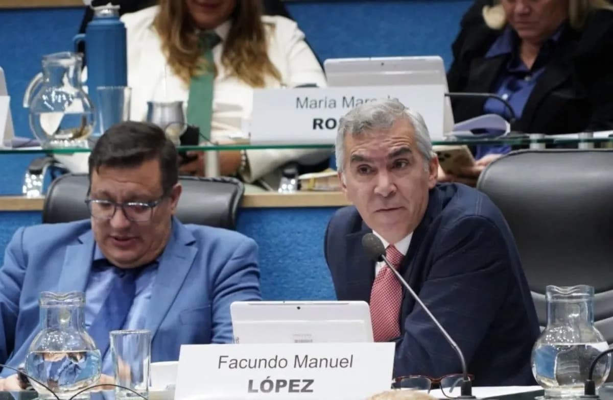Facundo López defendió el pase a planta de estatales y admitió trabas en el traspaso de rutas nacionales