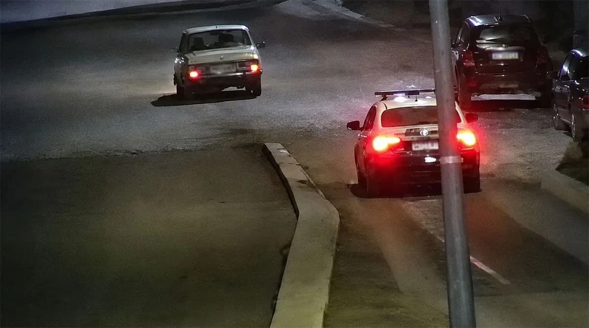 El 911 detectó maniobras peligrosas de un auto en Viedma y la Policía le secuestró el vehículo