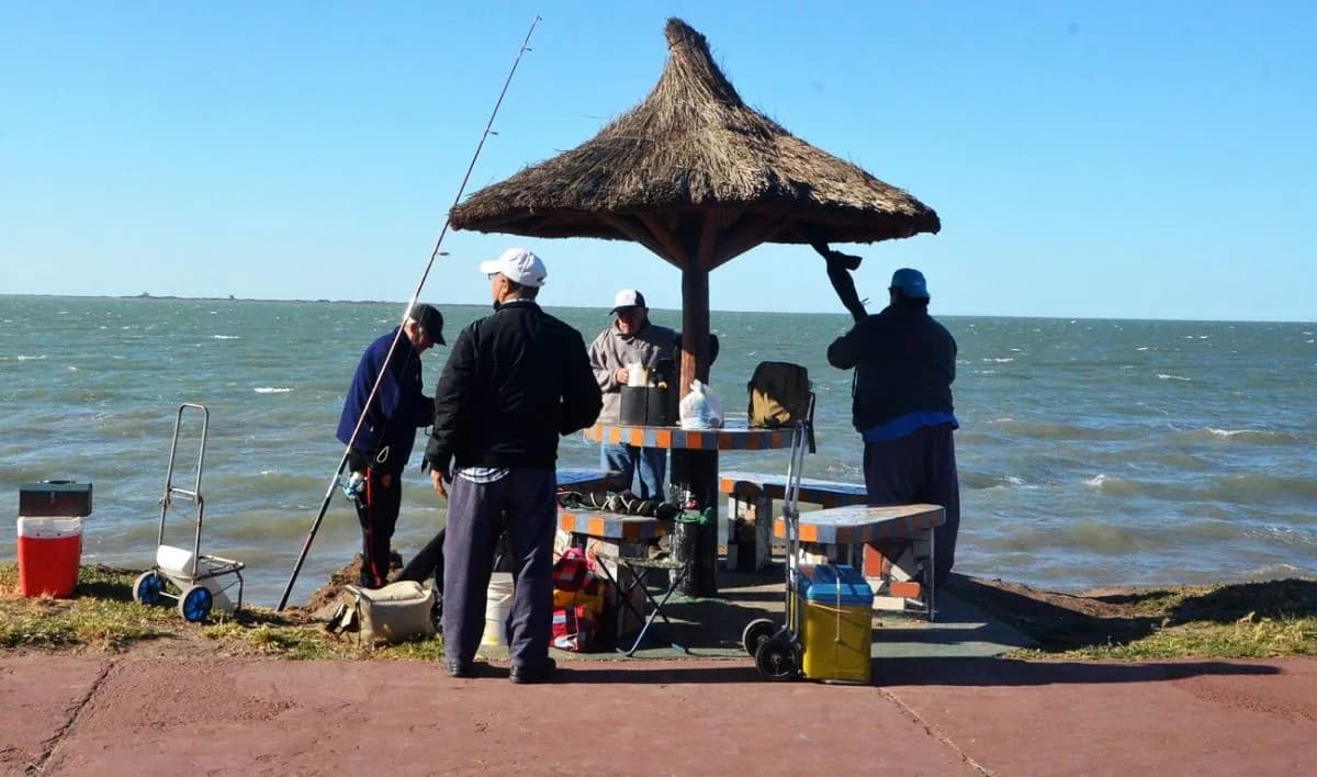 Bahía San Blas: buena pesca de costa y precios de alojamiento y excursiones