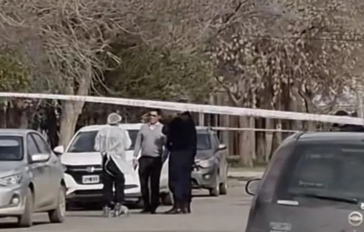 Cipolletti: hallaron a un hombre muerto y una mujer herida en un edificio céntrico