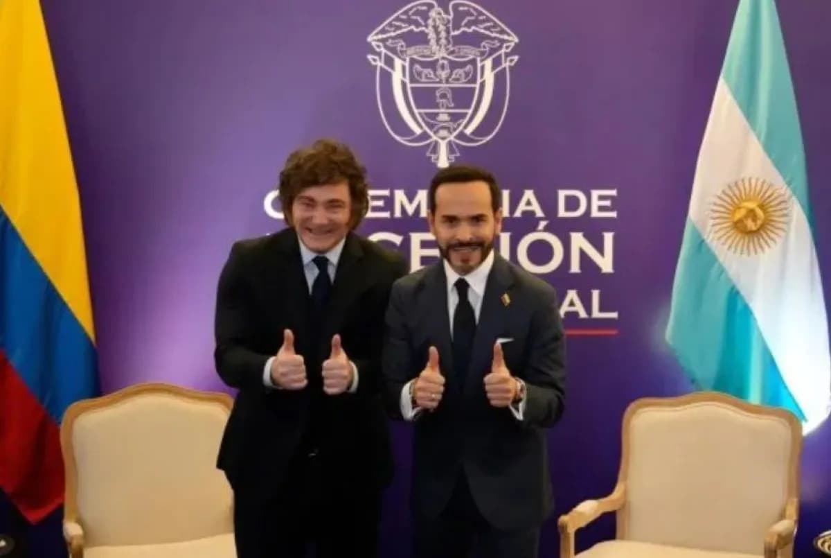 Milei viajó a Colombia para la asunción del presidente ultraderechista De la Espriella
