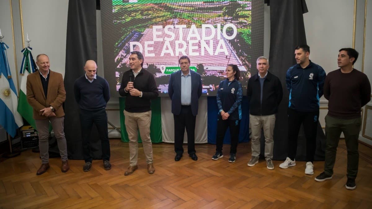Río Negro aportó $40 millones para una cancha de arena en el Parque Ferreira