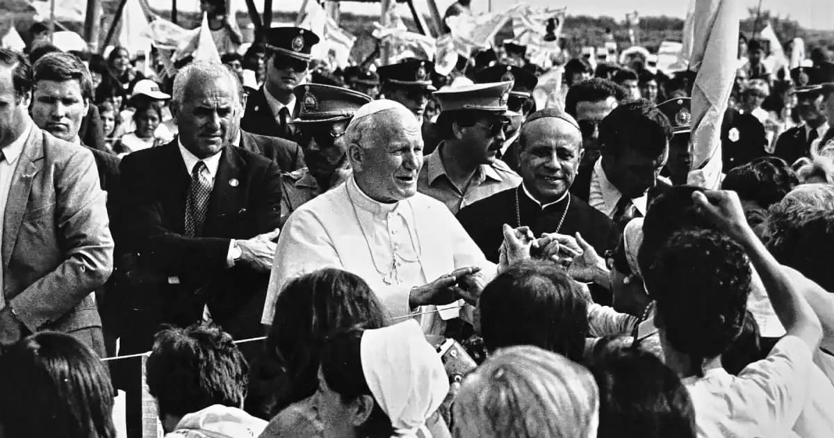 A 39 años de Juan Pablo II en Viedma, la gira de León XIV revive el recuerdo