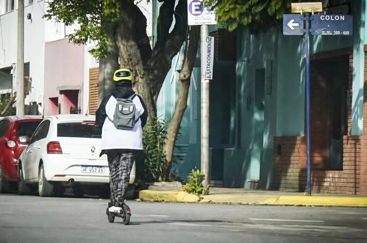 Monopatines eléctricos en Viedma: no se cobrará tasa por su uso, aclaró un concejal